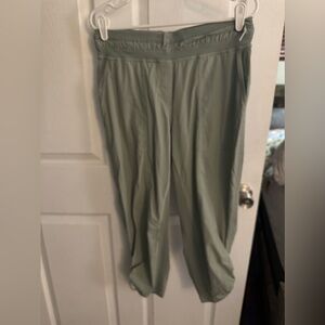 Lululemon dance studio crop